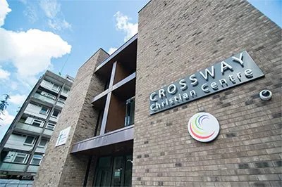Crossway基督教中心用仲博cbin将人们聚集在一起
